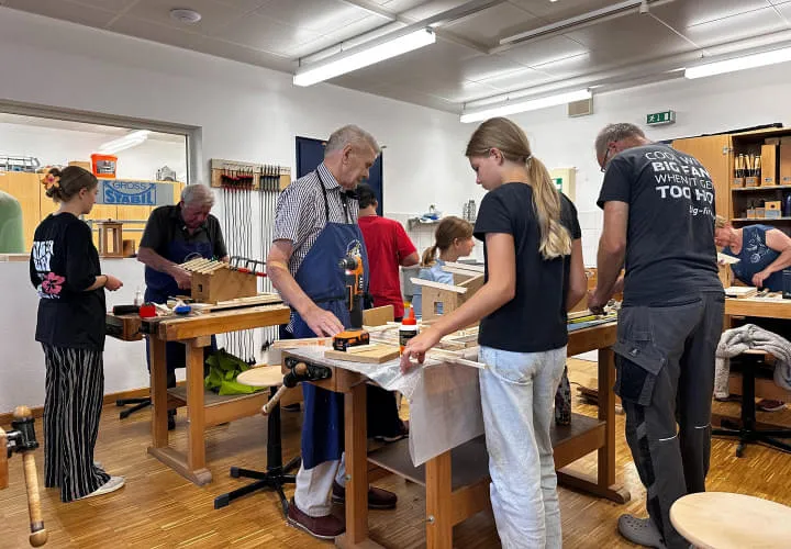 Kinder-Krippenbaukurs-2025 Kinder-Krippenbaukurs-2025